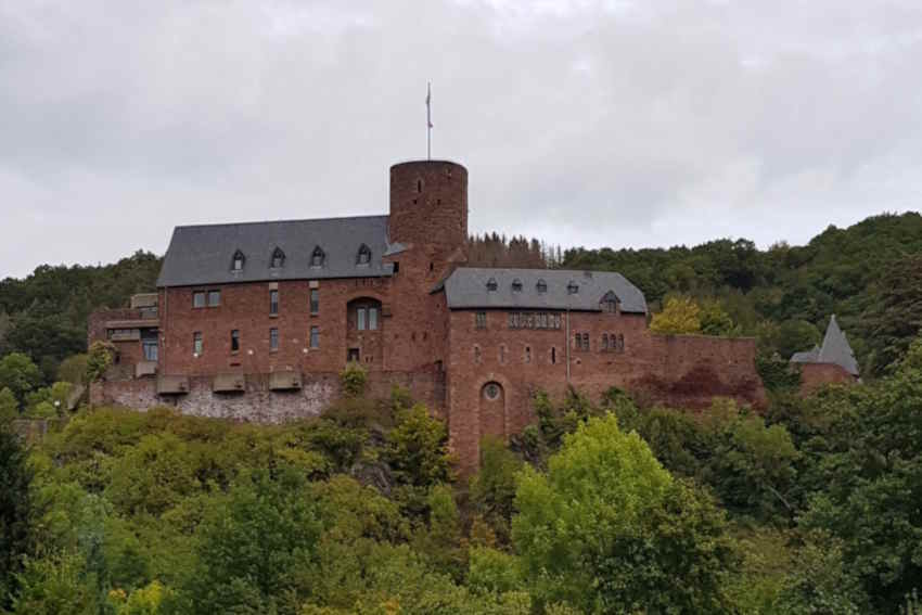 Bild der Burg Hengebach in Heimbach